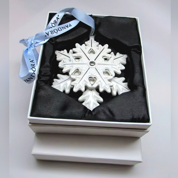 Pandora, 2015, Limited Edition, Porcelain Snowflake, NIB ❄️❄️❄️ - Picture 7 of 15